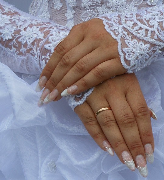 Свадебный дизайн ногтей